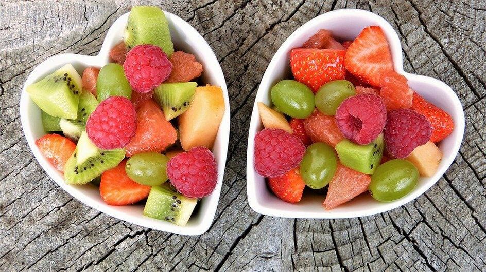میوه ها و انواع توت ها برای کاهش وزن در خانه
